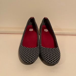 Betabrand Starter Block Heel Black Grey Red sz 7.5